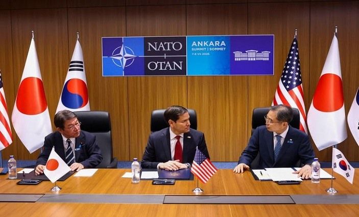 S Korea, US, Japan Reaffirm NK Denuclearization Commitment